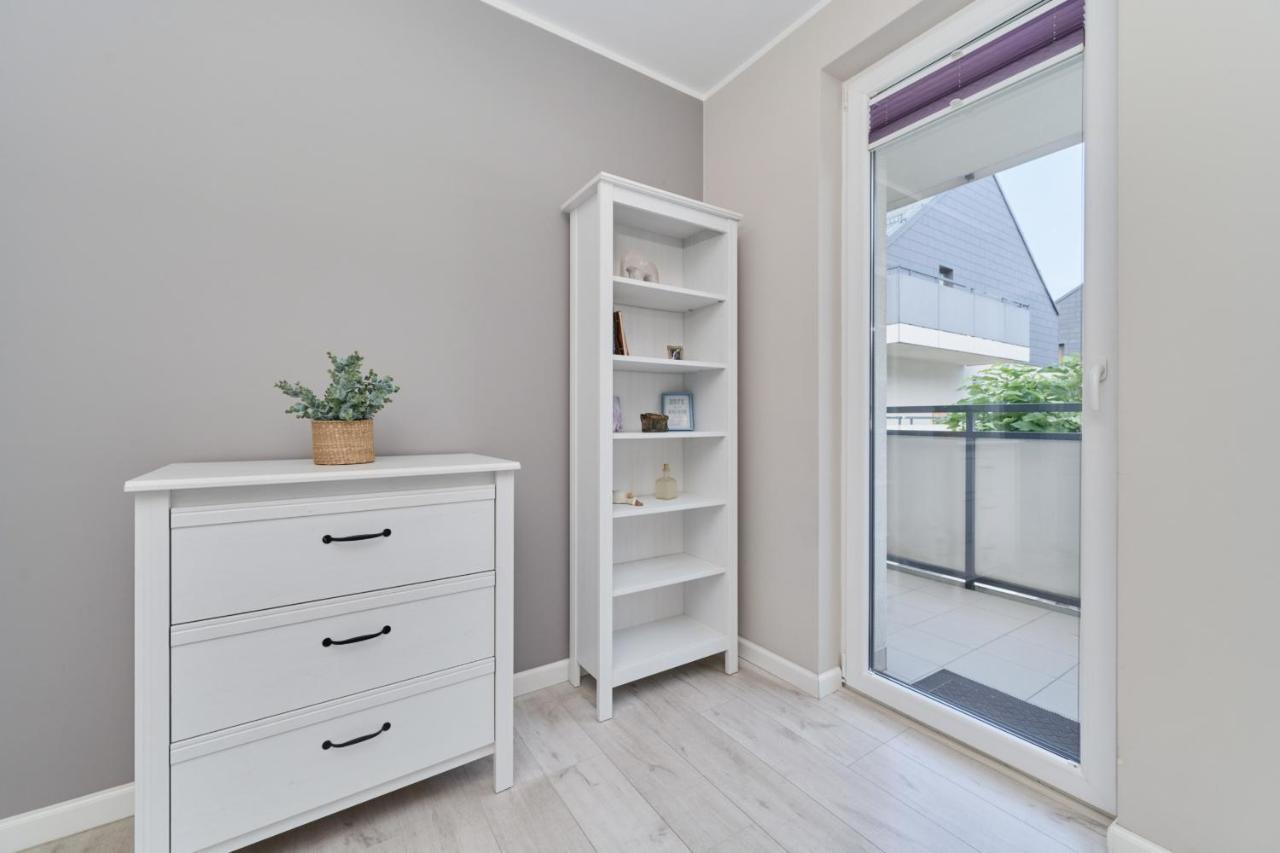 Apartment Elegant 1 Bedroom With Balcony In By Renters