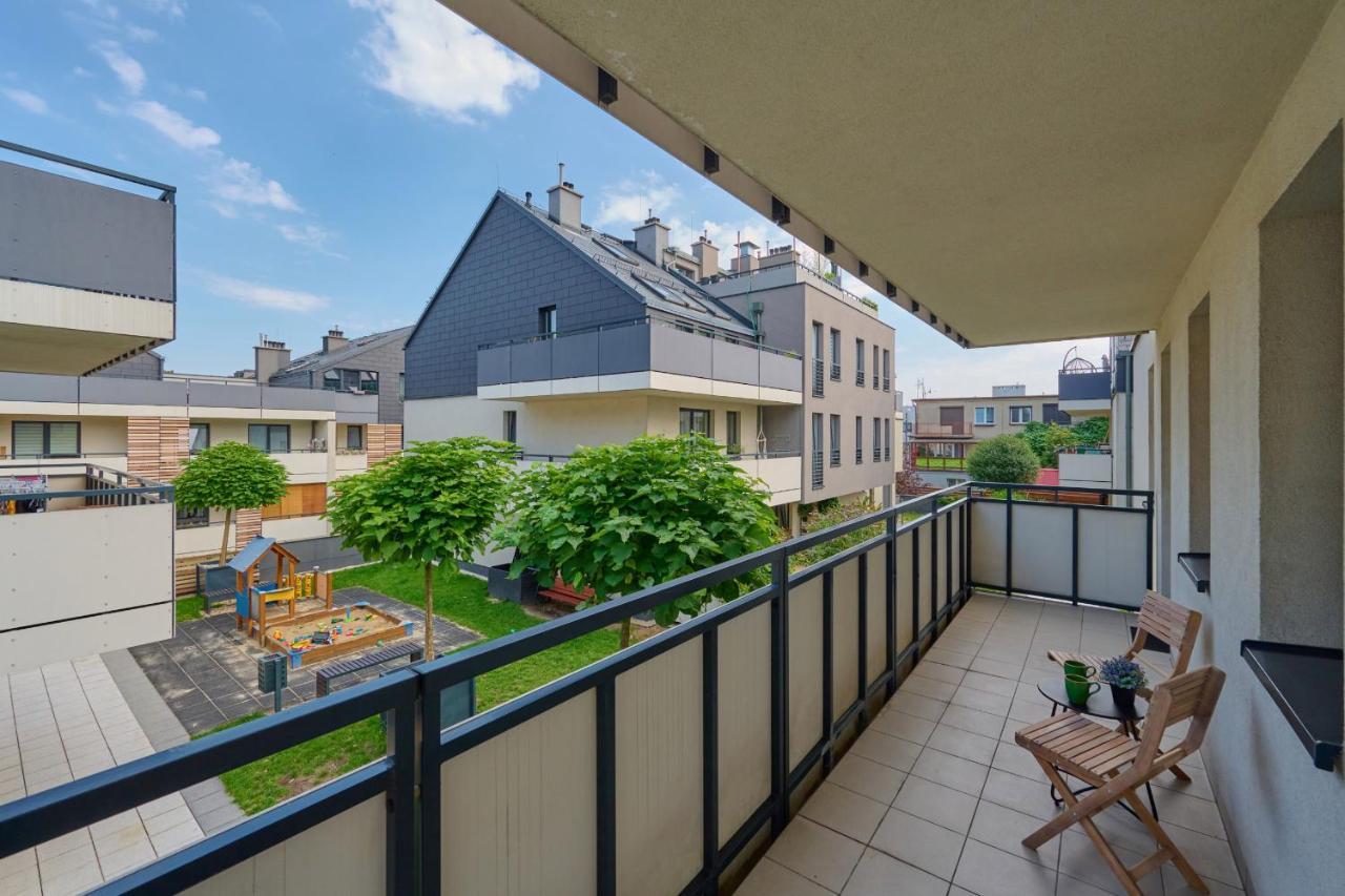 Elegant 1 Bedroom With Balcony In By Renters Wroclaw