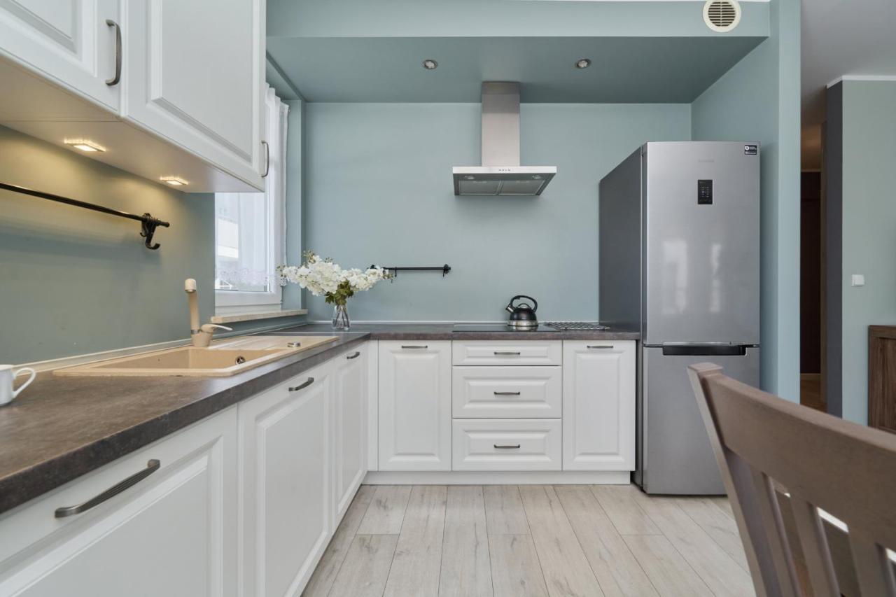 Elegant 1 Bedroom With Balcony In By Renters *