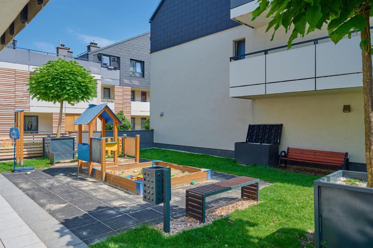 Elegant 1 Bedroom With Balcony In By Renters Apartment